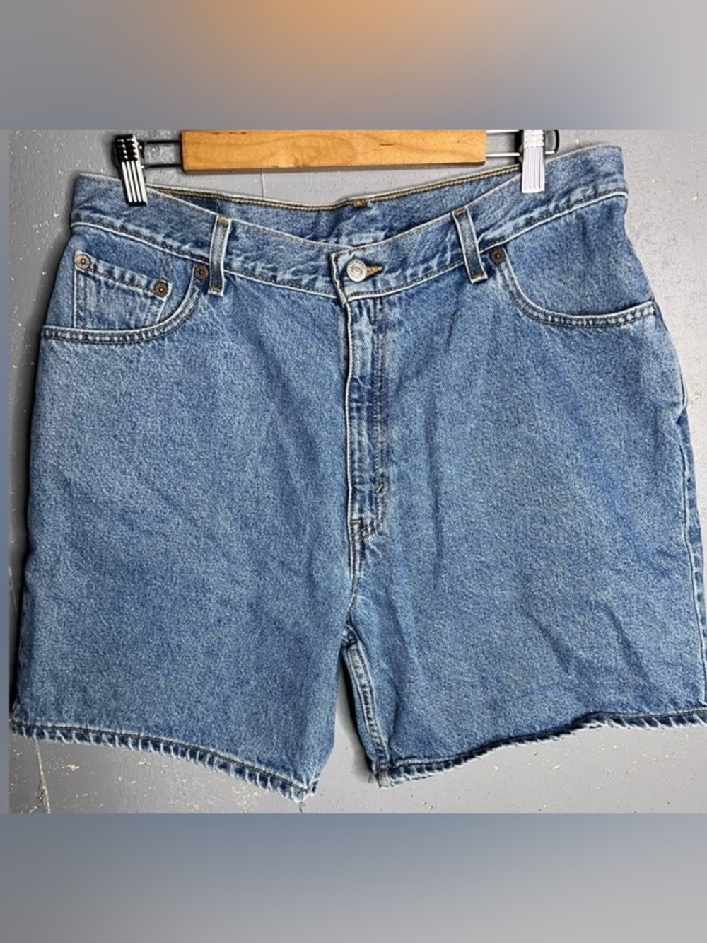 Vintage Levis Shorts Women's 16 Regular Red Tab Denim Mom Jeans Y2K 2000